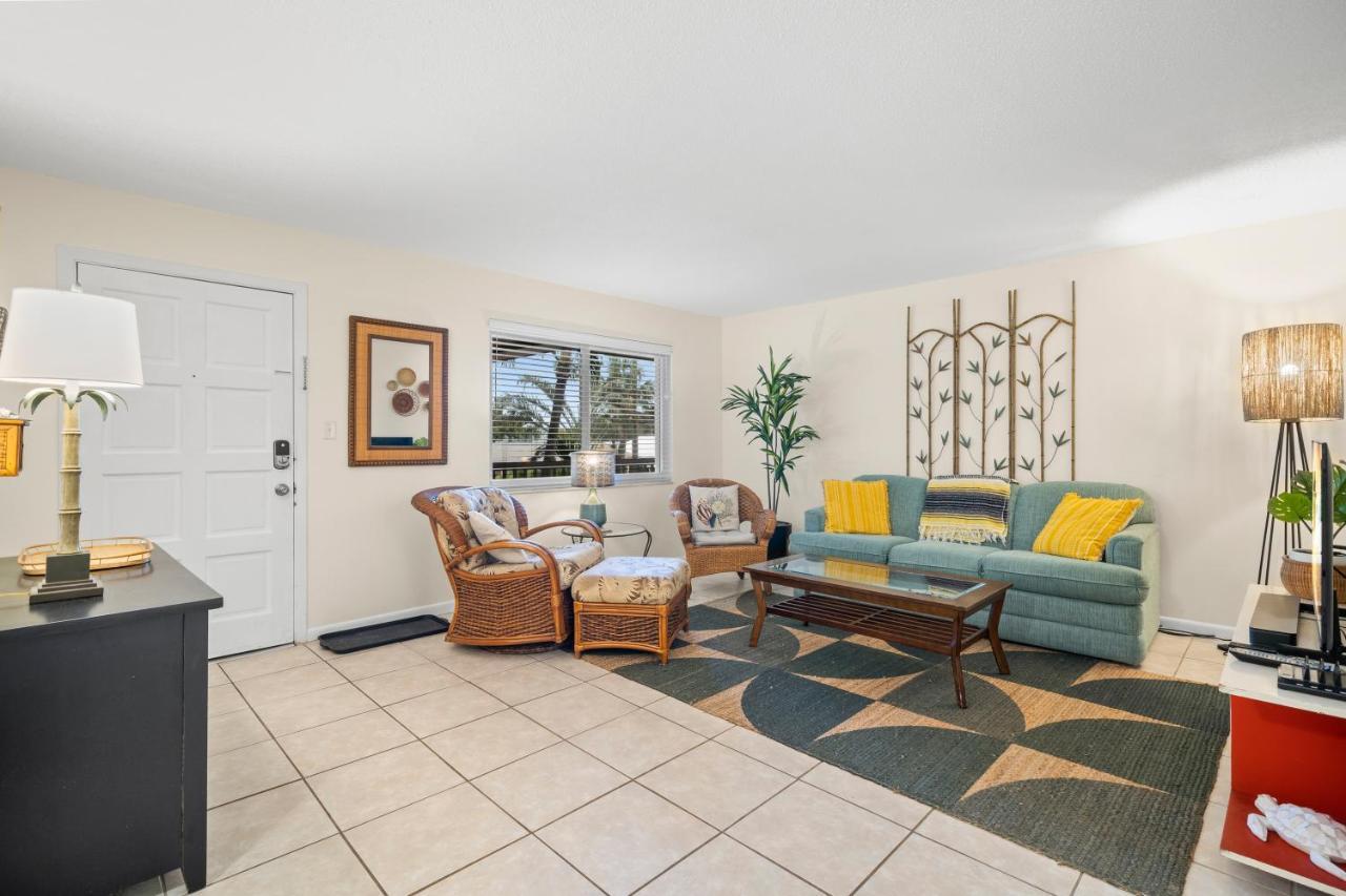 Ferienwohnung Waves 18 St. Pete Beach Exterior foto