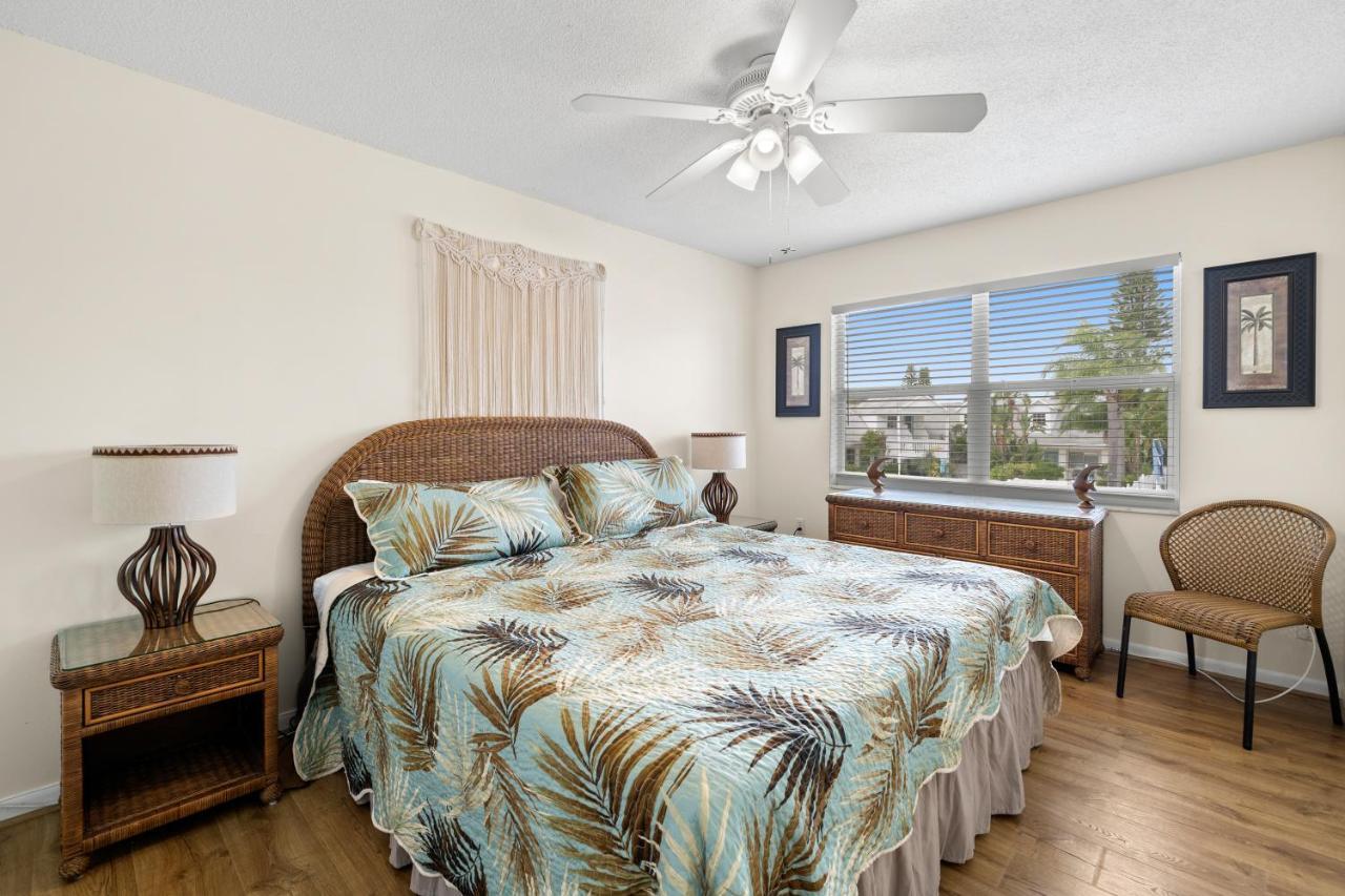 Ferienwohnung Waves 18 St. Pete Beach Exterior foto