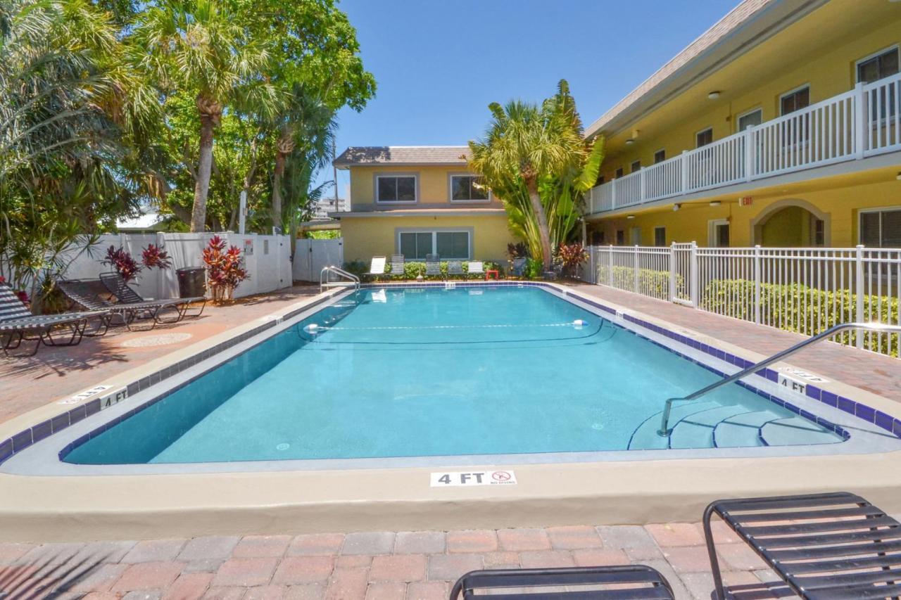 Ferienwohnung Waves 18 St. Pete Beach Exterior foto